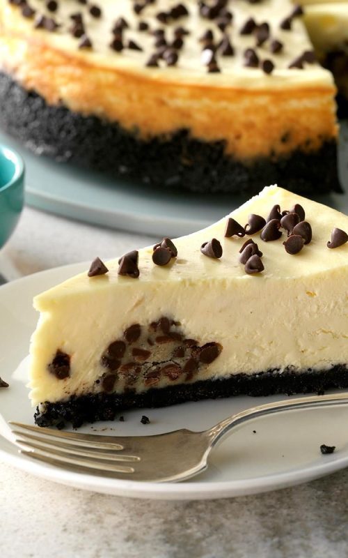 Chocolate-Chip-Cookie-Dough-Cheesecake_EXPS_CHMZ19_9562_C10_25_10b-6
